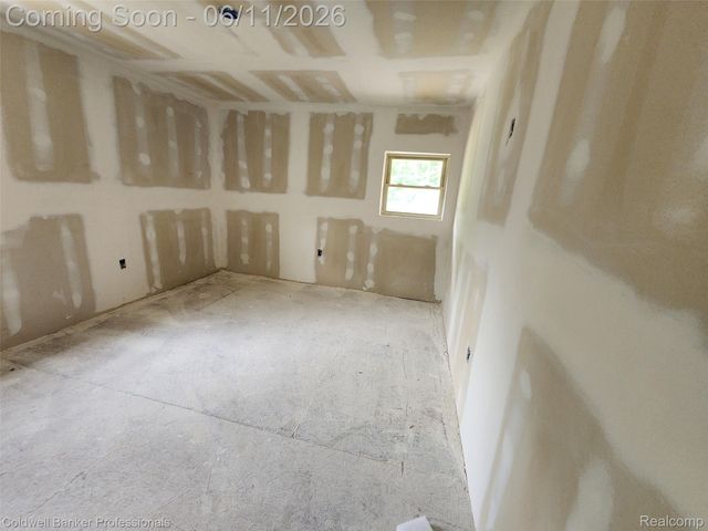 27391 Spring Arbor Drive, Southfield, MI 48076
