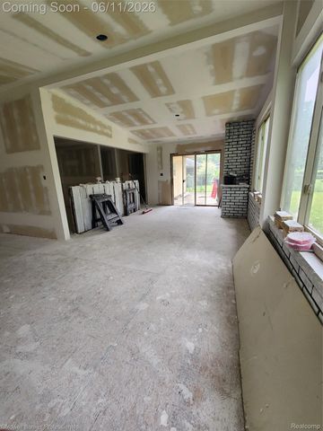27391 Spring Arbor Drive, Southfield, MI 48076