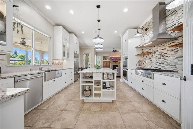 4031 White Mill Crescent Rd, Roseville, CA 95747