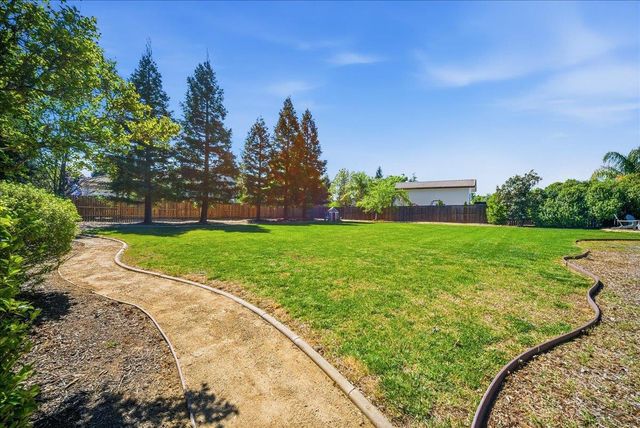 4031 White Mill Crescent Rd, Roseville, CA 95747