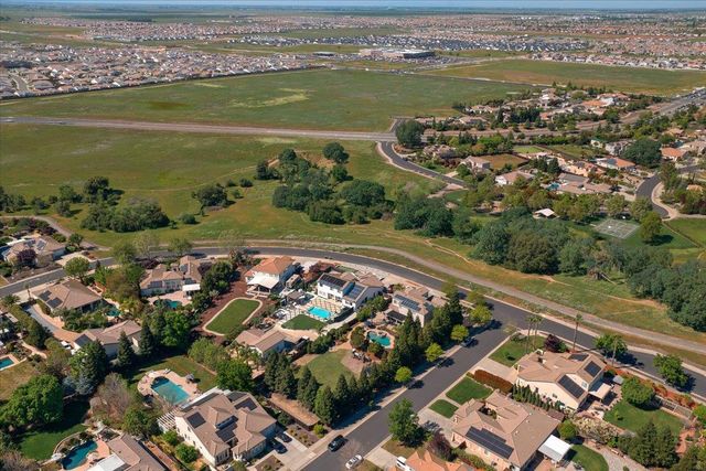 4031 White Mill Crescent Rd, Roseville, CA 95747