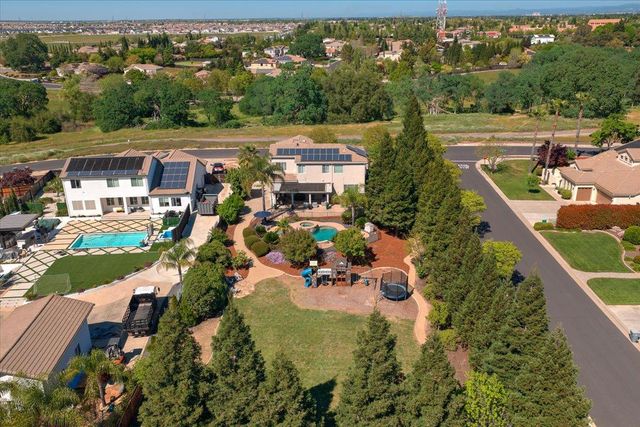 4031 White Mill Crescent Rd, Roseville, CA 95747