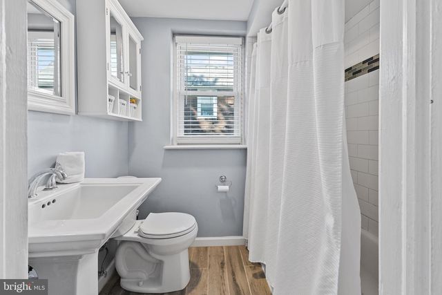 910 FARISTON DR, Drexel Hill, PA 19026