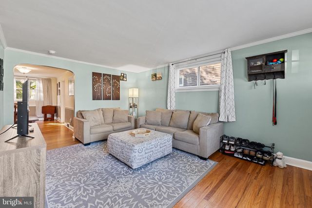 910 FARISTON DR, Drexel Hill, PA 19026