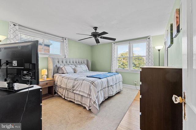 910 FARISTON DR, Drexel Hill, PA 19026