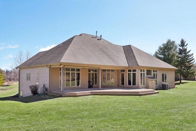 1520 Pamme COURT, West Bend, WI 53090