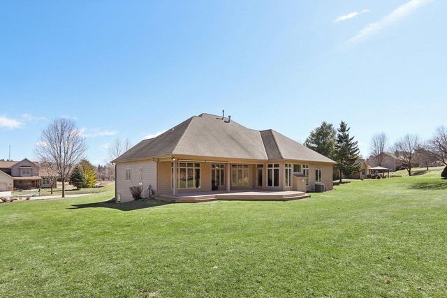 1520 Pamme COURT, West Bend, WI 53090