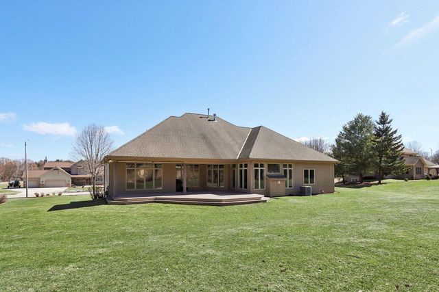 1520 Pamme COURT, West Bend, WI 53090
