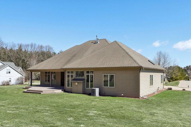1520 Pamme COURT, West Bend, WI 53090