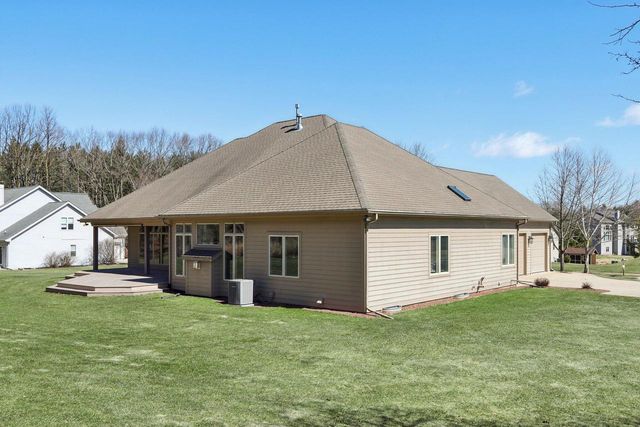 1520 Pamme COURT, West Bend, WI 53090