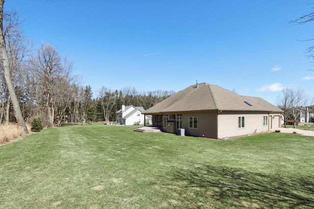 1520 Pamme COURT, West Bend, WI 53090
