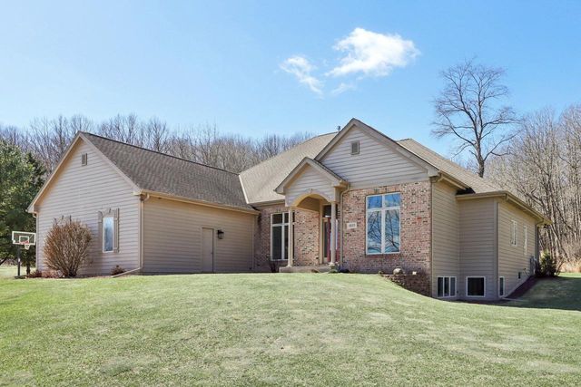 1520 Pamme COURT, West Bend, WI 53090