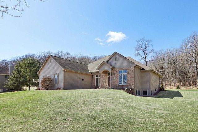 1520 Pamme COURT, West Bend, WI 53090