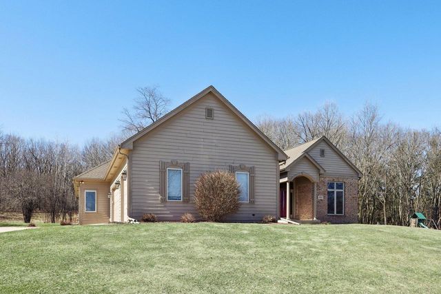 1520 Pamme COURT, West Bend, WI 53090