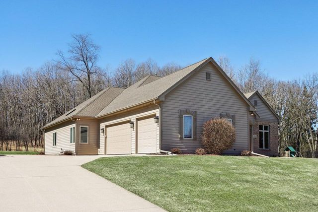 1520 Pamme COURT, West Bend, WI 53090