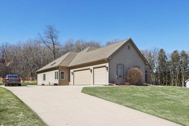 1520 Pamme COURT, West Bend, WI 53090