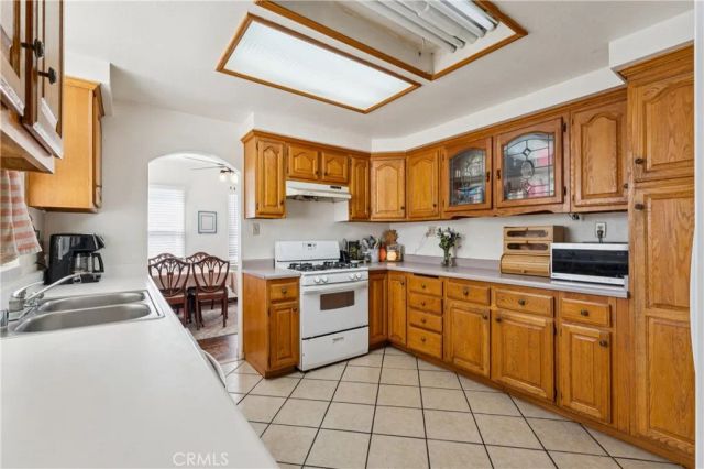 6925 Barton, San Bernardino, CA 92404