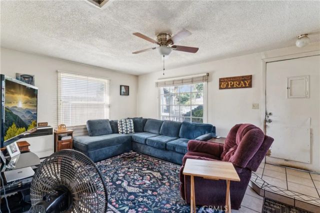 6925 Barton, San Bernardino, CA 92404
