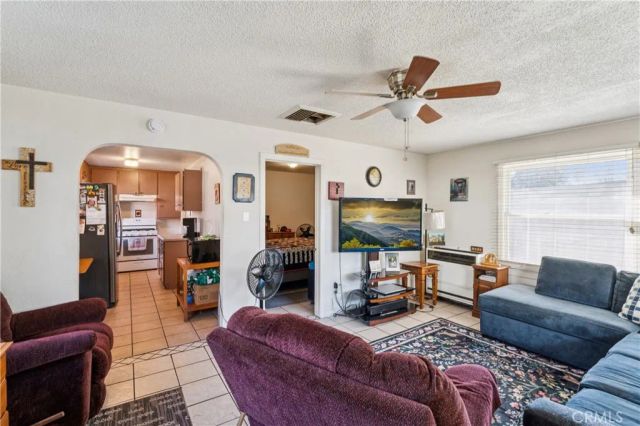 6925 Barton, San Bernardino, CA 92404