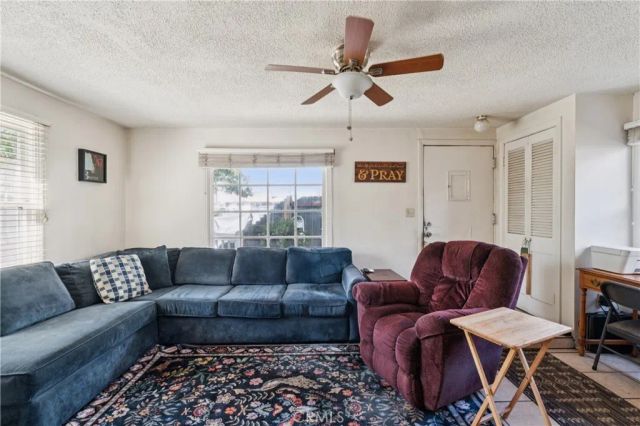 6925 Barton, San Bernardino, CA 92404