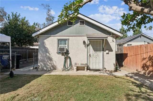 6925 Barton, San Bernardino, CA 92404