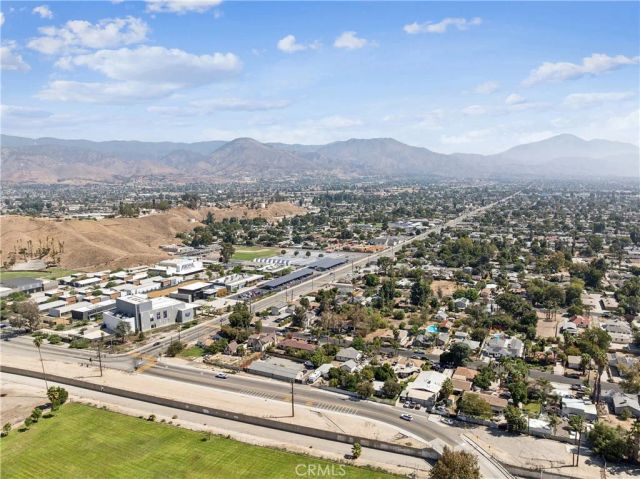 6925 Barton, San Bernardino, CA 92404