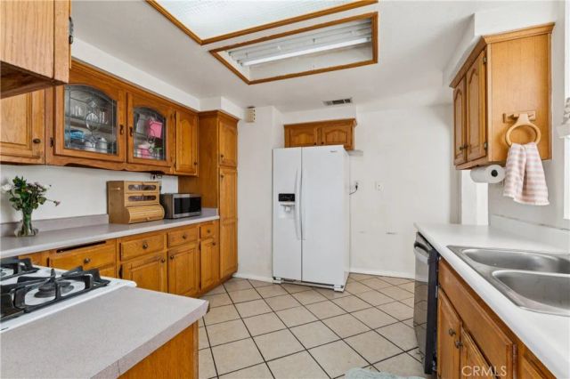 6925 Barton, San Bernardino, CA 92404