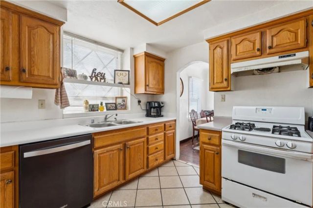 6925 Barton, San Bernardino, CA 92404