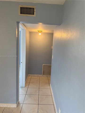 3525 Polk St 7, Hollywood, FL 33021
