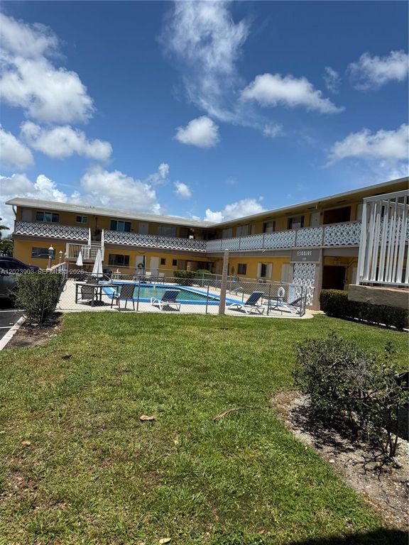 3525 Polk St 7, Hollywood, FL 33021