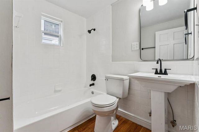 3851 Neosho, St Louis, MO 63116