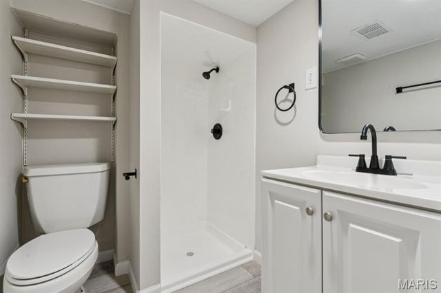 3851 Neosho, St Louis, MO 63116