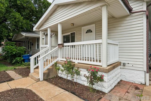 3851 Neosho, St Louis, MO 63116