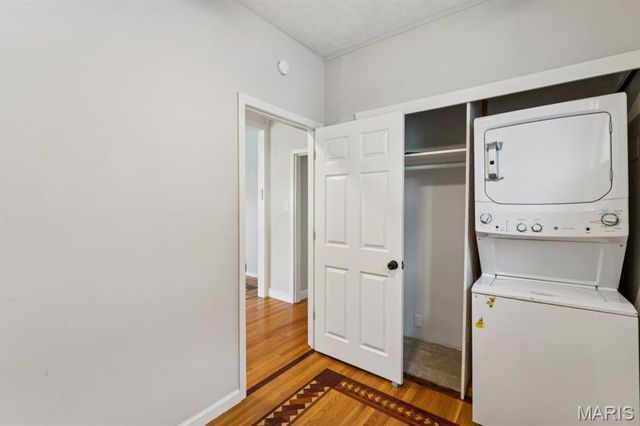 3851 Neosho, St Louis, MO 63116