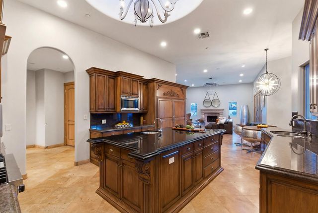 9071 N 53rd Place, Paradise Valley, AZ 85253