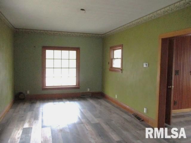 447 N 10TH Avenue, Canton, IL 61520