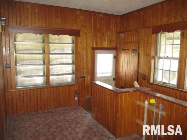 447 N 10TH Avenue, Canton, IL 61520