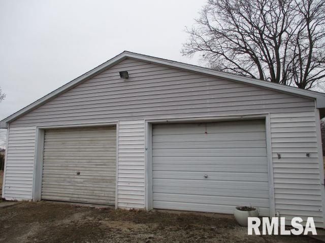 447 N 10TH Avenue, Canton, IL 61520