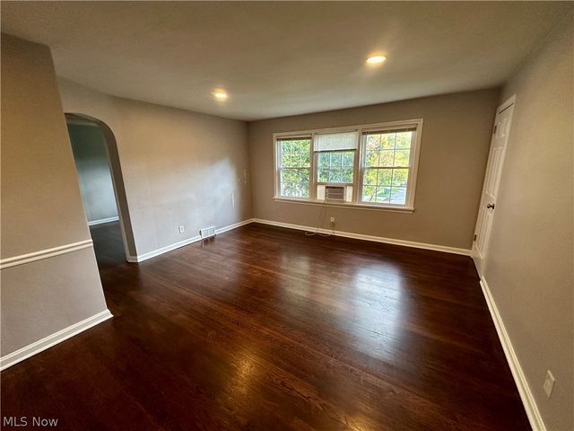 1765 14th Street, Cuyahoga Falls, OH 44223