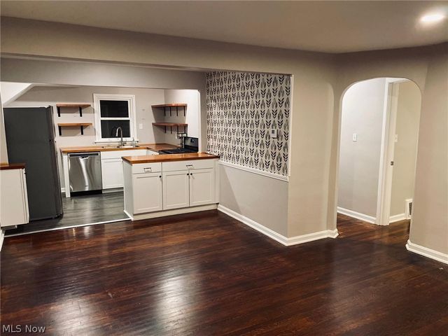 1765 14th Street, Cuyahoga Falls, OH 44223