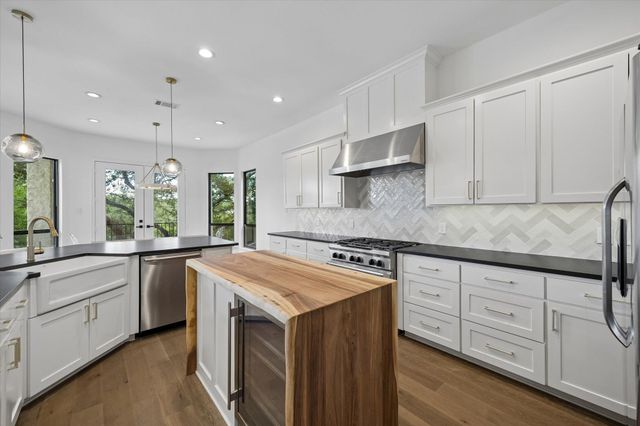 3719 Bee Creek RD, Spicewood, TX 78669
