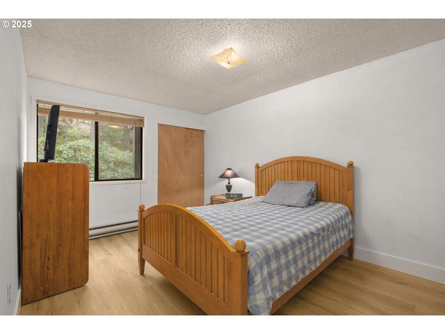 44 EAGLE CREST Dr 19, Lake Oswego, OR 97034