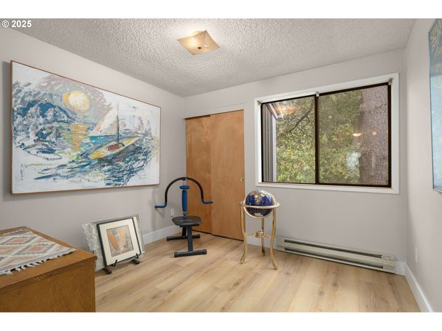 44 EAGLE CREST Dr 19, Lake Oswego, OR 97034