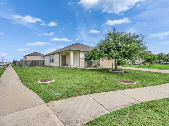 1001 Banyon Tree Lane, Brookshire, TX 77423