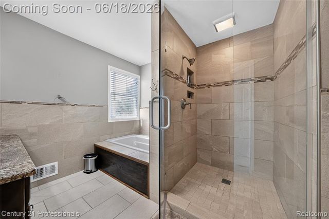 1892 Ring Neck Drive, Rochester, MI 48307