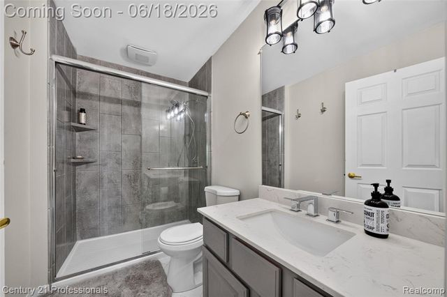 1892 Ring Neck Drive, Rochester, MI 48307