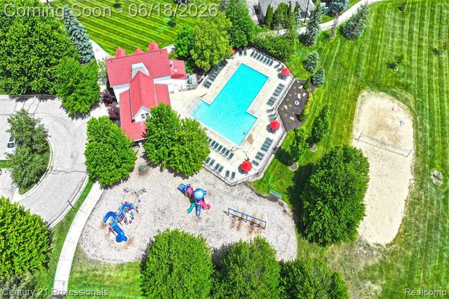 1892 Ring Neck Drive, Rochester, MI 48307