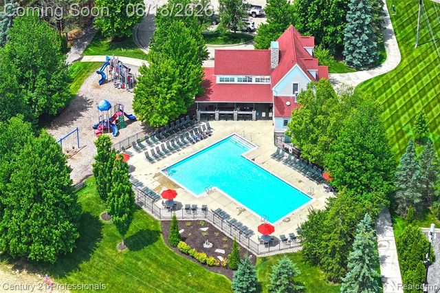 1892 Ring Neck Drive, Rochester, MI 48307