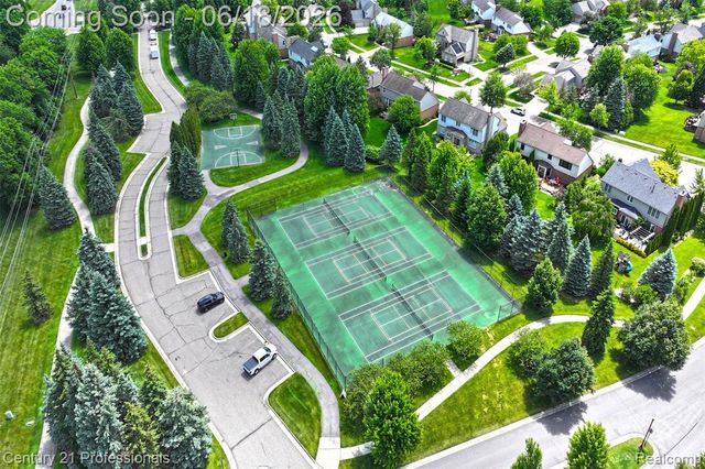 1892 Ring Neck Drive, Rochester, MI 48307