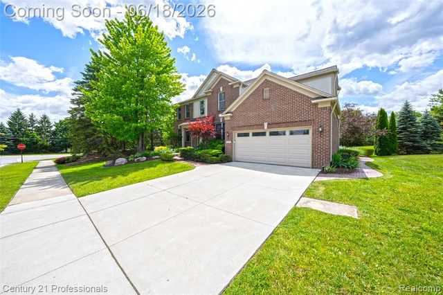 1892 Ring Neck Drive, Rochester, MI 48307